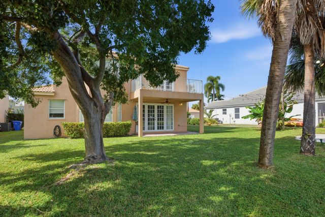 2462 Westmont Place, Royal Palm Beach, FL 33411