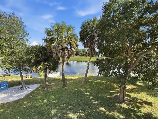 2462 Westmont Place, Royal Palm Beach, FL 33411