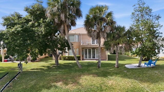 2462 Westmont Place, Royal Palm Beach, FL 33411
