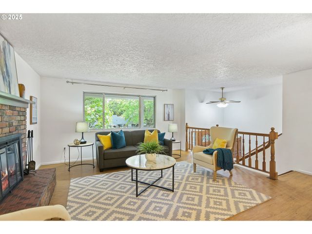 8002 Se 104TH Ave, Portland, OR 97266