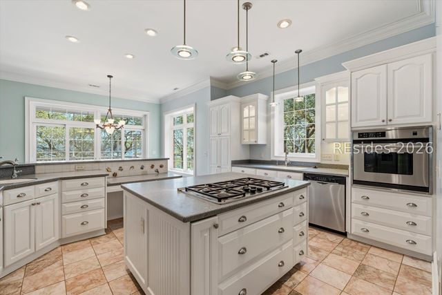 370 Fripp Point Rd, St Helena Island, SC 29920