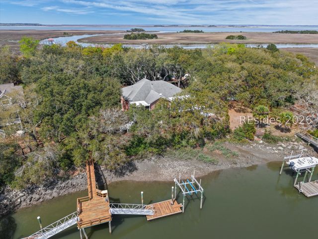 370 Fripp Point Rd, St Helena Island, SC 29920