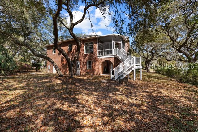 370 Fripp Point Rd, St Helena Island, SC 29920
