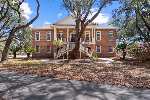 370 Fripp Point Rd, St Helena Island, SC 29920