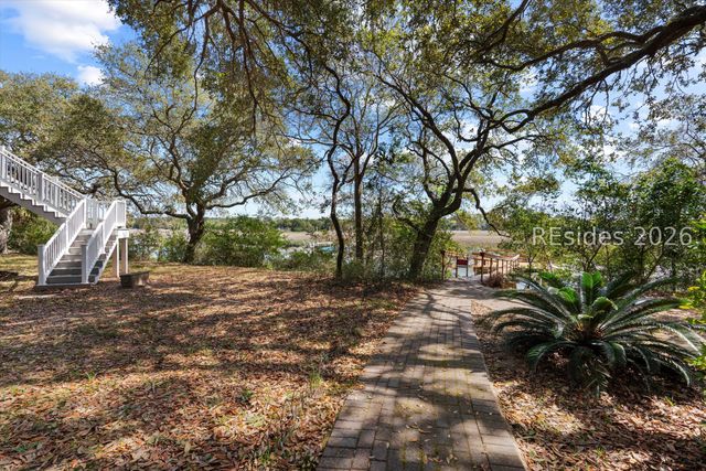370 Fripp Point Rd, St Helena Island, SC 29920