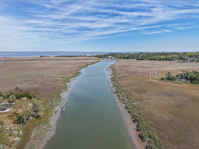 370 Fripp Point Rd, St Helena Island, SC 29920