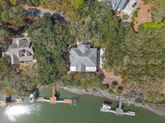 370 Fripp Point Rd, St Helena Island, SC 29920