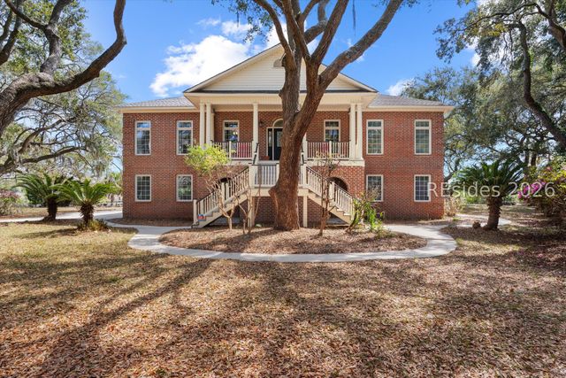 370 Fripp Point Rd, St Helena Island, SC 29920