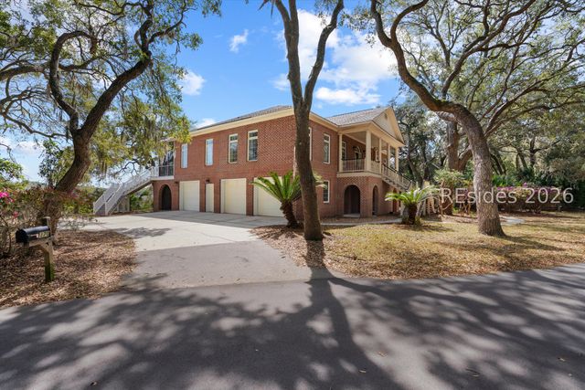 370 Fripp Point Rd, St Helena Island, SC 29920