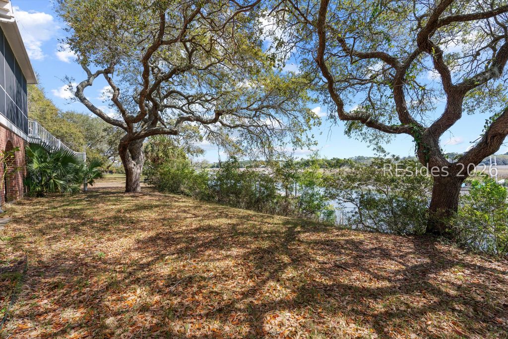 370 Fripp Point Rd, St Helena Island, SC 29920