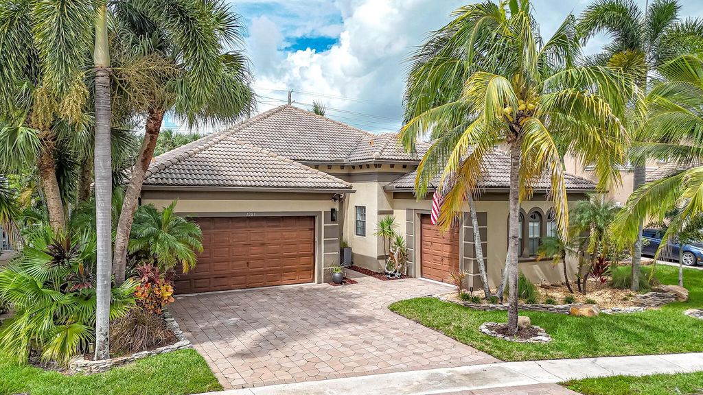 1289 Beacon Circle, Wellington, FL 33414