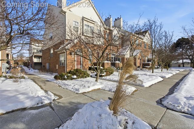 1825 Campau Farms Circle Circle, Detroit, MI 48207