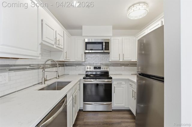1825 Campau Farms Circle Circle, Detroit, MI 48207