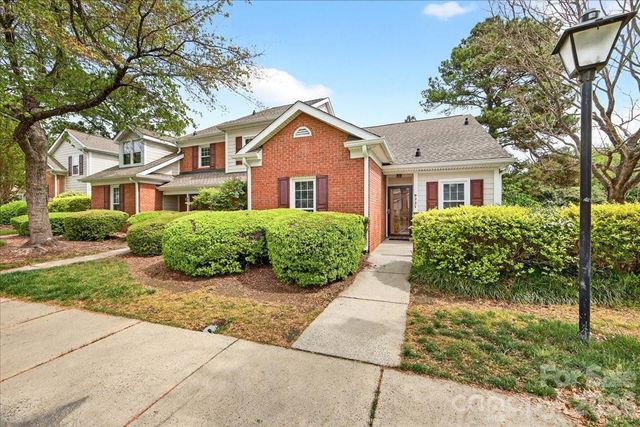 9227 N Vicksburg Park Court, Charlotte, NC 28210