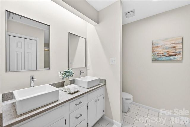 9227 N Vicksburg Park Court, Charlotte, NC 28210