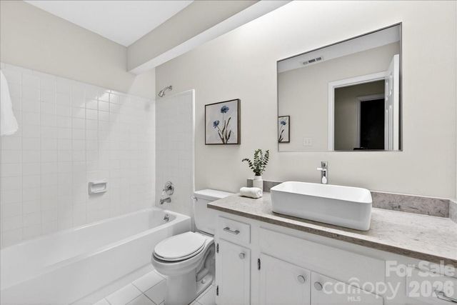 9227 N Vicksburg Park Court, Charlotte, NC 28210