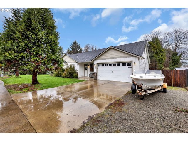 205 S HUBBARD Ave, Yacolt, WA 98675