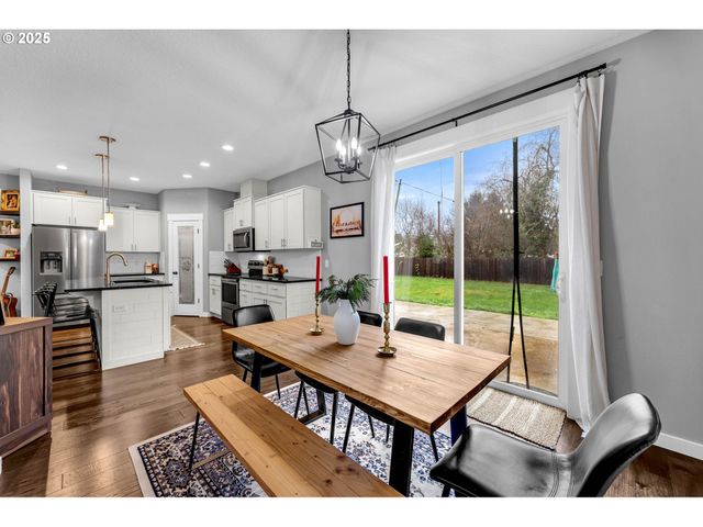 205 S HUBBARD Ave, Yacolt, WA 98675