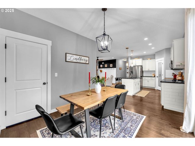 205 S HUBBARD Ave, Yacolt, WA 98675