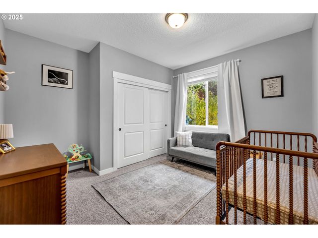 205 S HUBBARD Ave, Yacolt, WA 98675