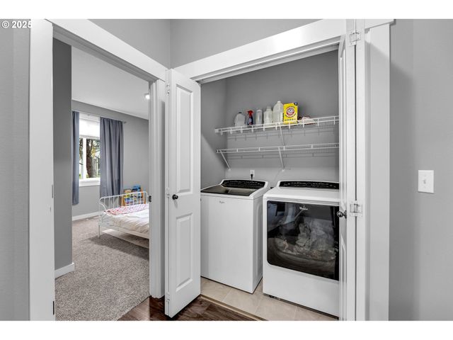 205 S HUBBARD Ave, Yacolt, WA 98675