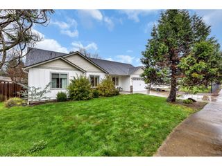 205 S HUBBARD Ave, Yacolt, WA 98675