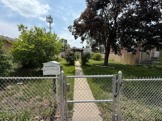 2705 W 98th Street, Evergreen Park, IL 60805