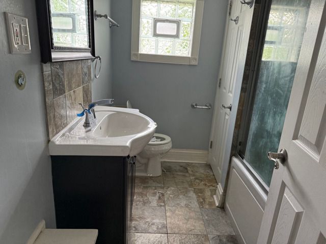 2705 W 98th Street, Evergreen Park, IL 60805