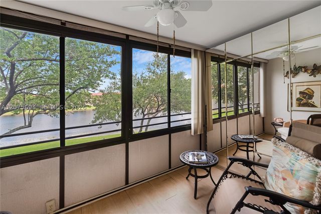 850 SW 138th Ave 213D, Pembroke Pines, FL 33027