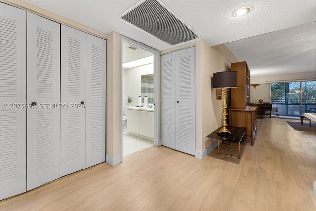 850 SW 138th Ave 213D, Pembroke Pines, FL 33027