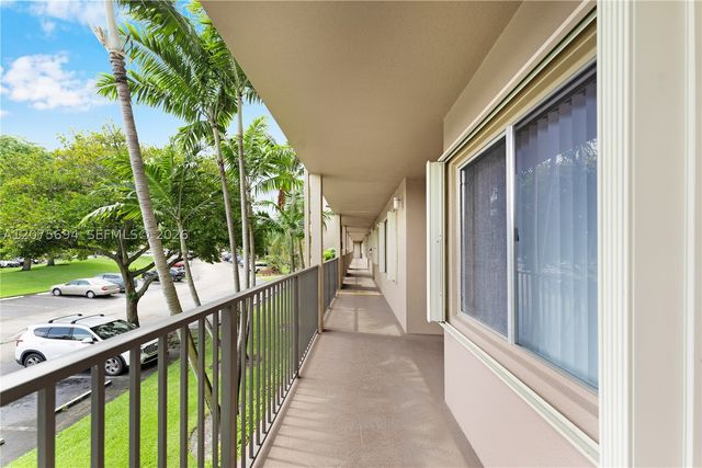850 SW 138th Ave 213D, Pembroke Pines, FL 33027