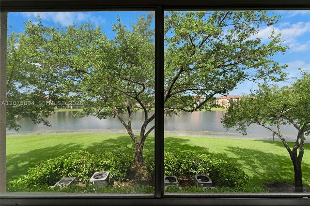 850 SW 138th Ave 213D, Pembroke Pines, FL 33027