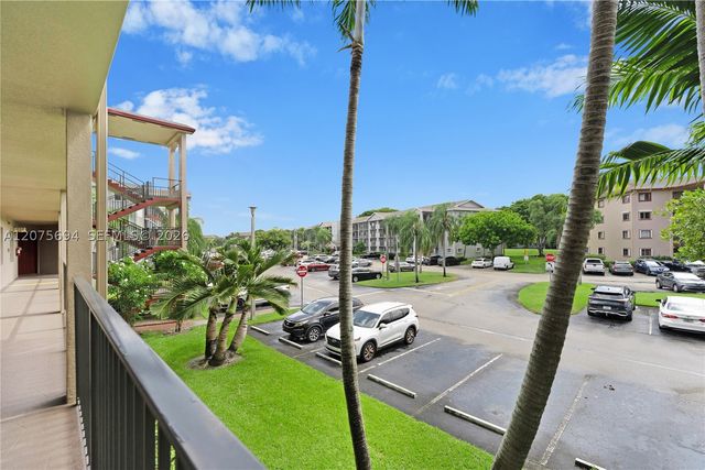 850 SW 138th Ave 213D, Pembroke Pines, FL 33027