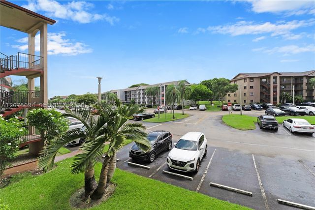 850 SW 138th Ave 213D, Pembroke Pines, FL 33027