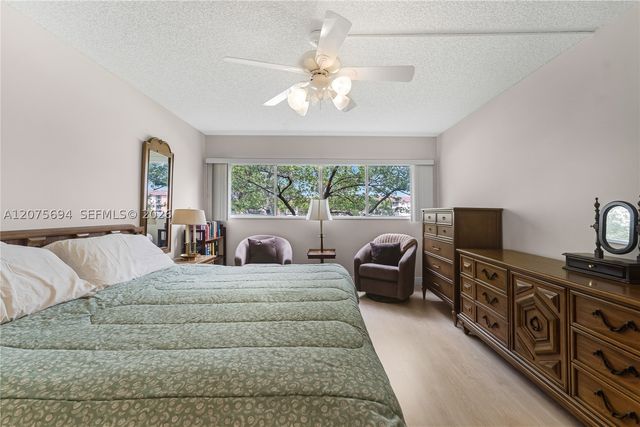 850 SW 138th Ave 213D, Pembroke Pines, FL 33027