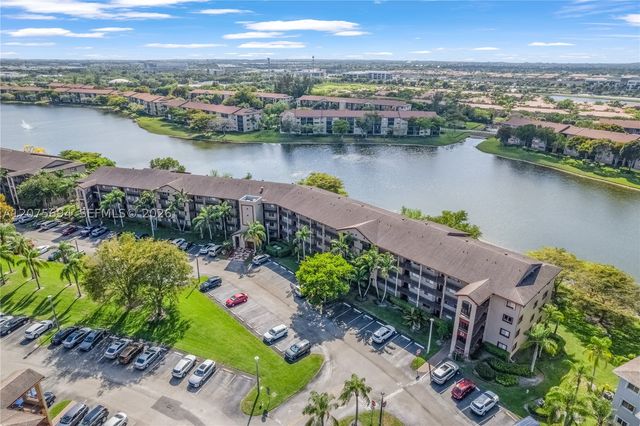850 SW 138th Ave 213D, Pembroke Pines, FL 33027