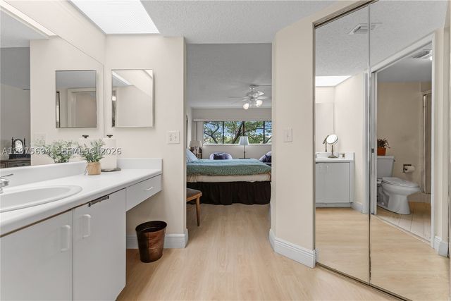 850 SW 138th Ave 213D, Pembroke Pines, FL 33027