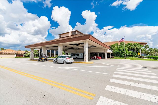 850 SW 138th Ave 213D, Pembroke Pines, FL 33027