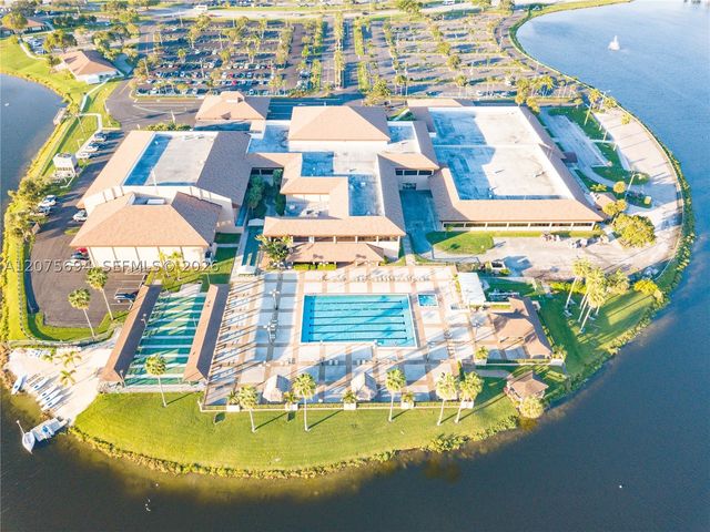850 SW 138th Ave 213D, Pembroke Pines, FL 33027