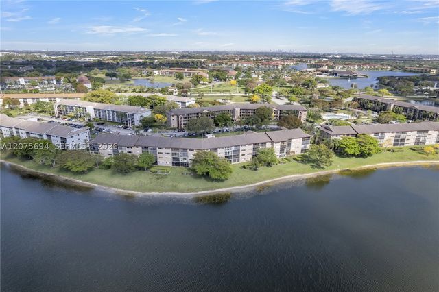 850 SW 138th Ave 213D, Pembroke Pines, FL 33027