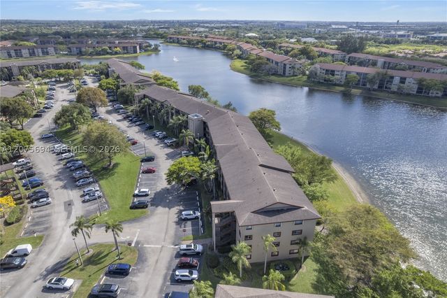 850 SW 138th Ave 213D, Pembroke Pines, FL 33027
