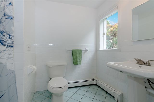 9 Hitching Post Rd, Mattapoisett, MA 02739