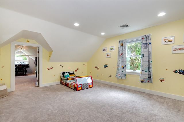 9 Hitching Post Rd, Mattapoisett, MA 02739