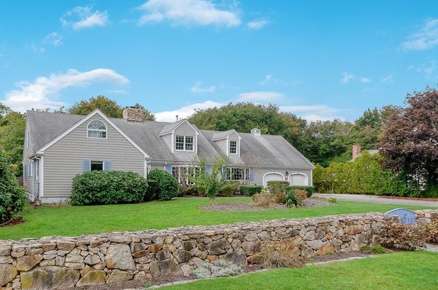 9 Hitching Post Rd, Mattapoisett, MA 02739