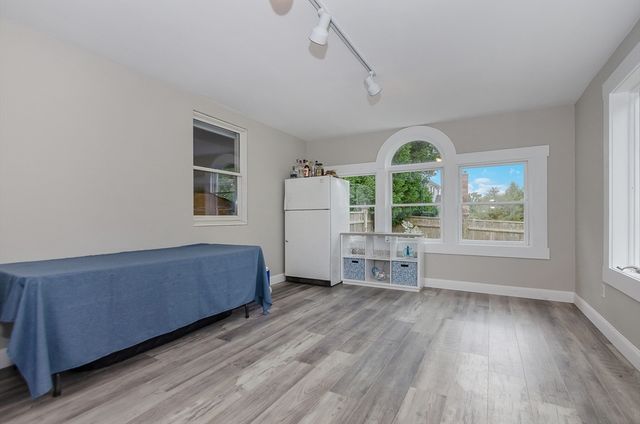 9 Hitching Post Rd, Mattapoisett, MA 02739