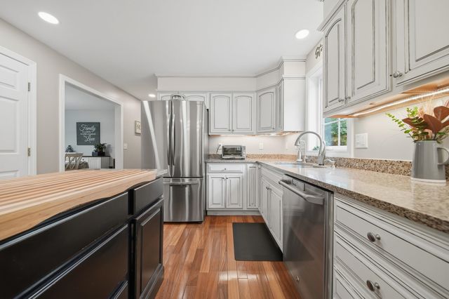 6 Greystone Terrace, Hooksett, NH 03106