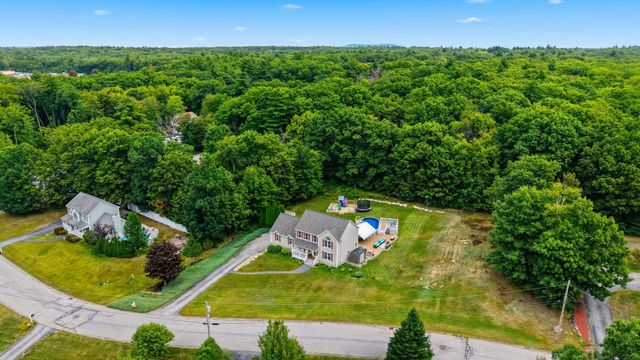 6 Greystone Terrace, Hooksett, NH 03106