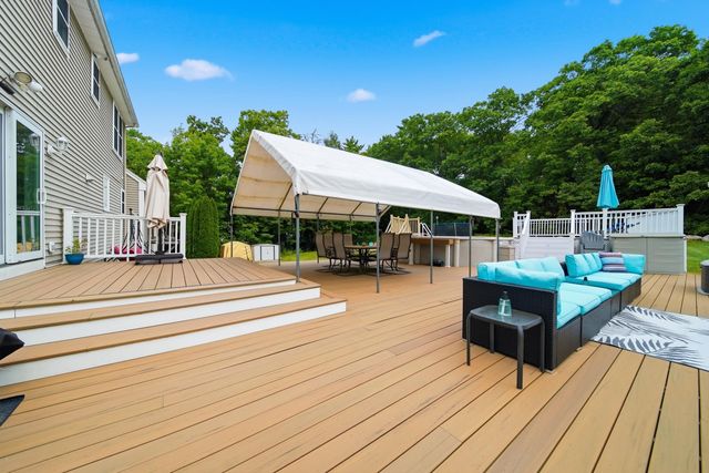 6 Greystone Terrace, Hooksett, NH 03106