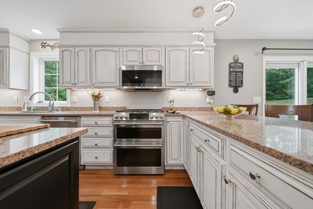 6 Greystone Terrace, Hooksett, NH 03106