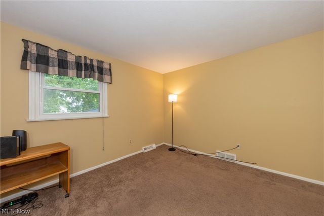24656 Chardon Road, Richmond Heights, OH 44143